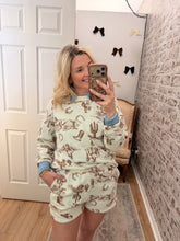 Load image into Gallery viewer, Wide Open Spaces Shorts