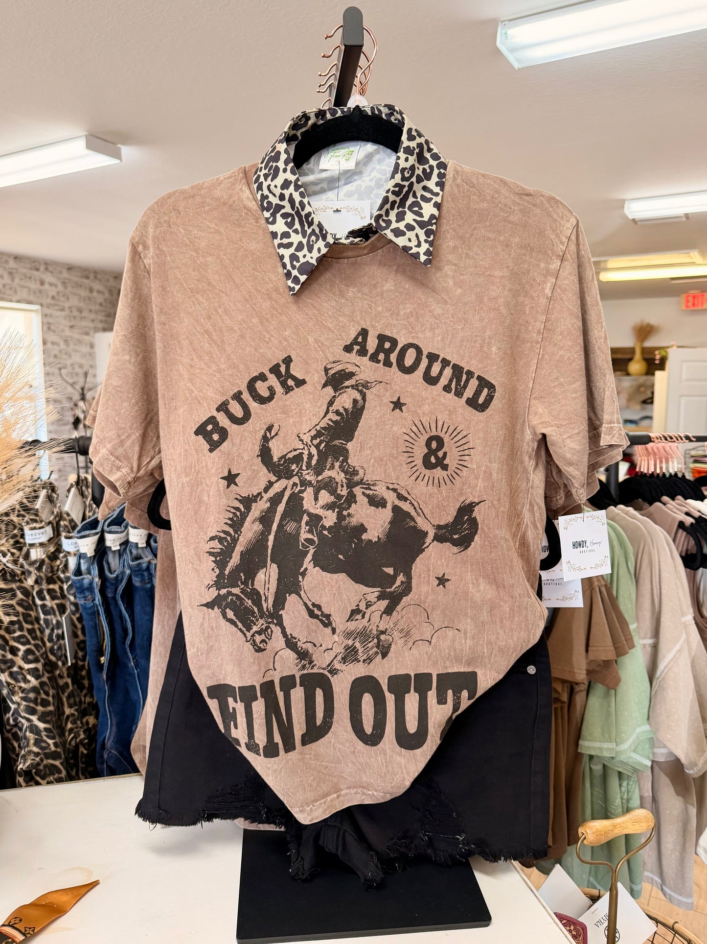 Buck Around Fine Out Graphic Tee |Mocha|