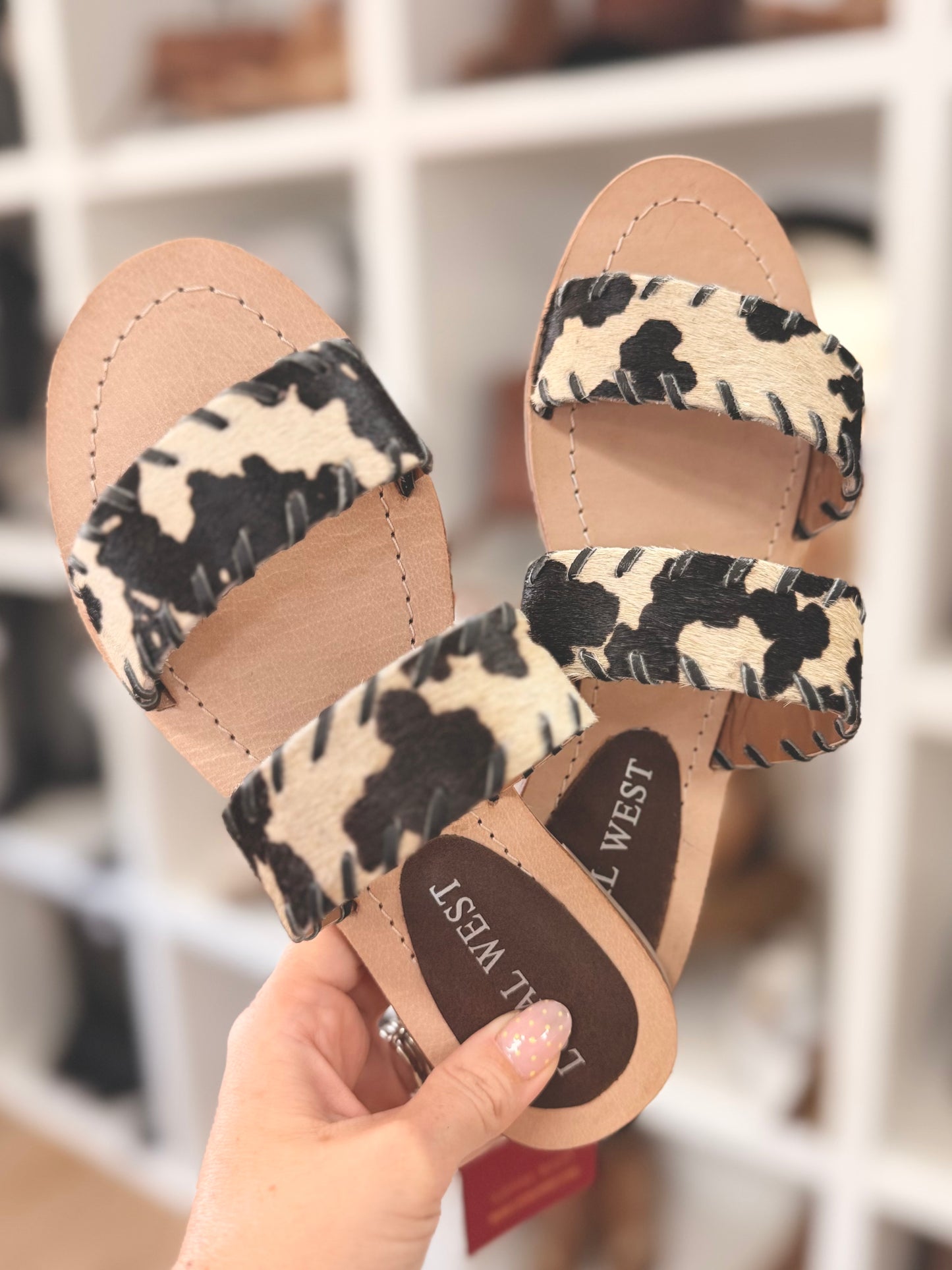 Mesa Wanderer Sandals |Black And White Cowhide