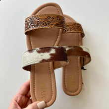 Load image into Gallery viewer, Lena Trails Sandals MYRA
