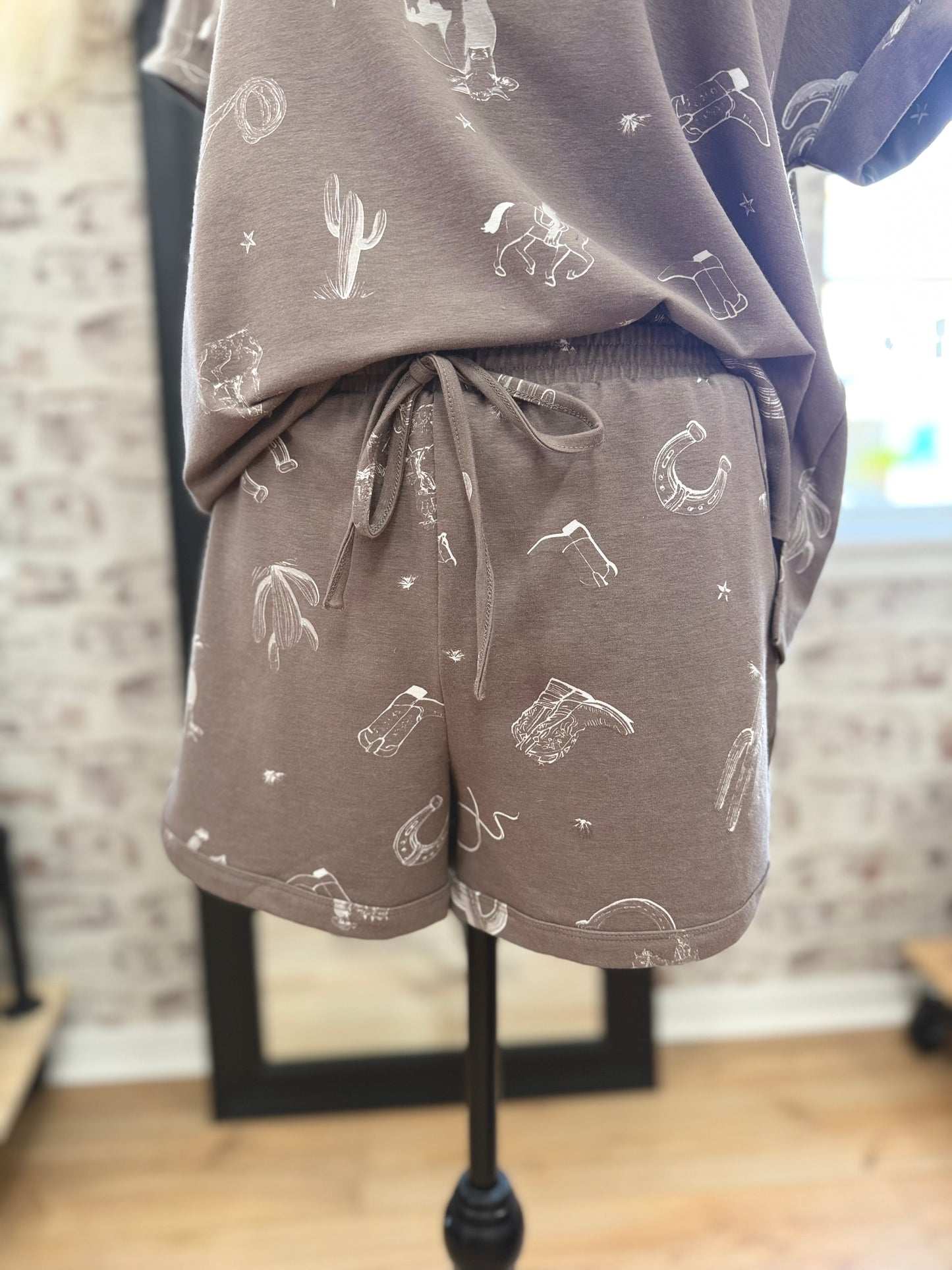 Desert Doodle Shorts |Charcoal|