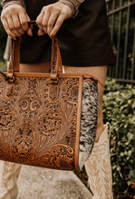 Load image into Gallery viewer, Breeze Wind Hand-Tooled HandBag
