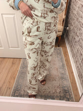 Load image into Gallery viewer, Wide Open Spaces Jogger
