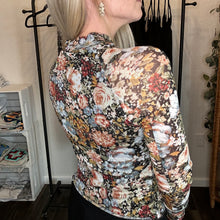 Load image into Gallery viewer, Bloom With Grace Top |Black|
