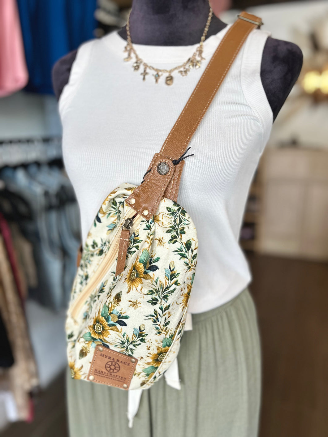 Oasis Blooms Bag  |Brown & White|