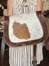 Load image into Gallery viewer, Open Vistas Shoulder Bag |Brown|
