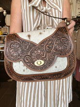 Load image into Gallery viewer, Open Vistas Shoulder Bag |Brown|
