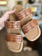 Load image into Gallery viewer, Santa Fe Daisy Myra Sandal |Brown|
