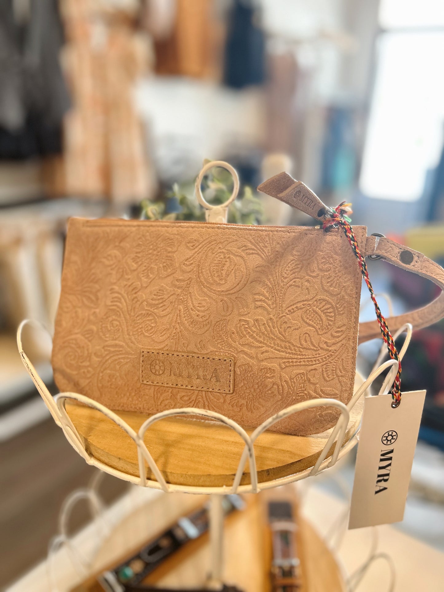 Heritage Scroll Clutch Bag |Beige|